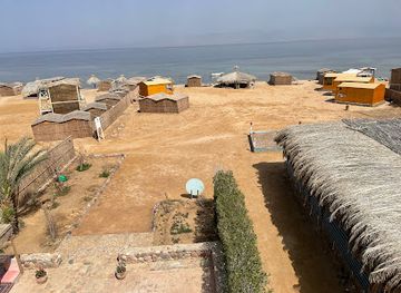 egypt/nuweiba/restaurant/sinai-mountain-beach