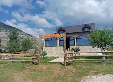 montenegro/prokletije/restaurant/kafana-cikago-tavern-chicago