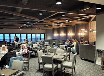 michigan/muskegon/restaurant/lake-bluff-grille