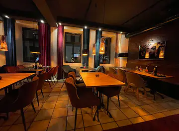 Royal Restaurant Café & Bar