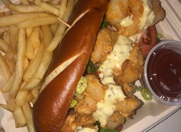 the-bahamas/eleuthera/restaurant/rednip-enterprise-sports-lounge-and-grill