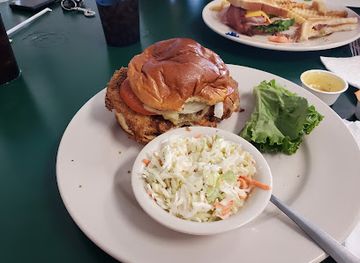 missouri/ha-ha-tonka-state-park/restaurant/stewart-s-restaurant