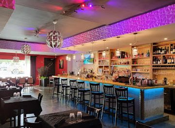 Deluxe Fun Dining Restaurant