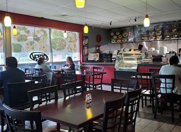 illinois/elgin/restaurant/larsa-s-kitchen