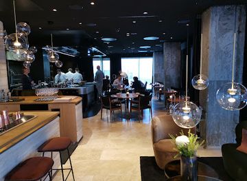 norway/svalbard/restaurant/re-naa