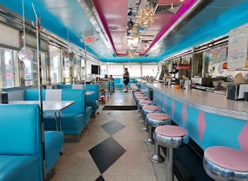 michigan/frankenmuth/restaurant/the-comet-classic-diner-creamery