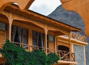 pakistan/kalash-valley/restaurant/hindukush-sarai-chitral