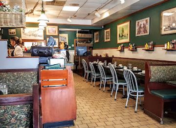 rhode-island/newport-cliff-walk/restaurant/annie-s