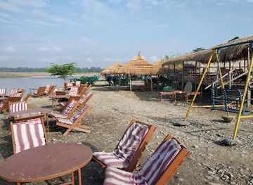 nepal/chitwan/sauraha/restaurant/nature-view-restaurant-bar