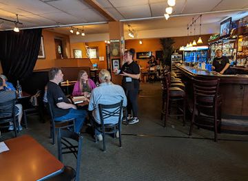 pennsylvania/lake-erie/restaurant/pineapple-eddie-southern-bistro