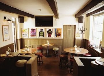 united-kingdom/london/restaurant/the-compton-arms