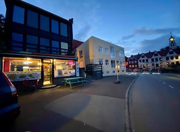 faroe-islands/streymoy-island/restaurant/number-1-pizza