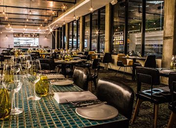 australia/southern-queensland/restaurant/six-acres-restaurant