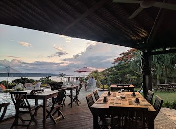 vanuatu/lakatoro/restaurant/deco-stop-restaurant