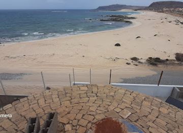 cabo-verde/praia-de-cruz/restaurant/sd-rocha-restobar-interplace