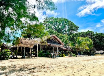 vanuatu/port-olry/restaurant/port-olry-harbour-beach-restaurant-bungalow