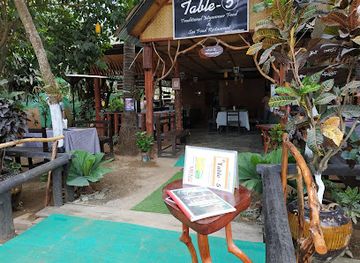 myanmar-burma/ngwe-saung-beach/restaurant/table-5