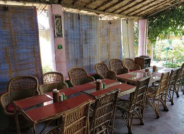 india/rishikesh/ram-jhula/restaurant/a-tavola-con-te-restaurant-in-rishikesh-italian-restaurant-in-rishikesh-wood-fired-oven-pizza-pizza-home-delivery