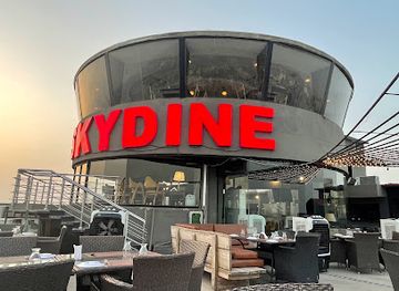 pakistan/rawalpindi/the-mall/restaurant/skydine-revolving-restaurant
