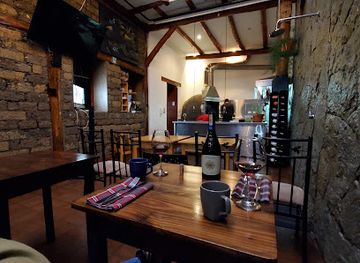 ecuador/highland-valleys/restaurant/la-guarida