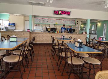 illinois/mississippi-palisades-state-park/restaurant/shivers-inc