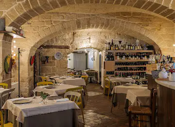 La Cecchina - Ristorante di cucina italiana, gourmet, pugliese, miglior pesce e carne locale. Ristoranti a Bari Vecchia