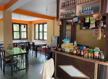 nepal/annapurna-circuit/restaurant/hotel-blue-sky-guest-house-roof-top-syange