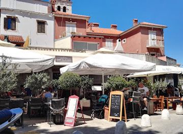 croatia/zadar/restaurant/pet-bunara-dine-wine