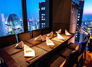 japan/tokyo/shinjuku/restaurant/sky-view-dining