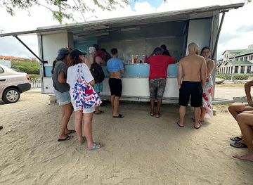 aruba/eagle-beach/restaurant/food-truck-eagle-beach