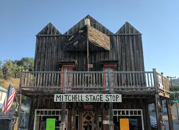 Little Pine Lodge & Souvenir Shop
