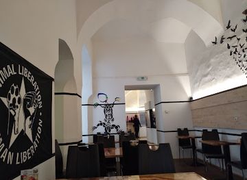 austria/linz/restaurant/front-food