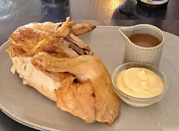 L'Avant-Garde, Restaurant