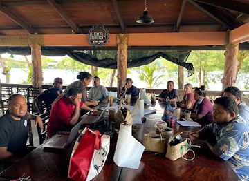 micronesia/yap/restaurant/pine-bar-and-grill