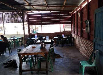 indonesia/lake-toba/restaurant/rumah-makan-khas-batak-pondok-bambu