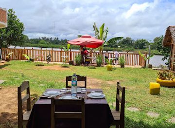 madagascar/manakara/restaurant/grill-bar-les-pangalanes