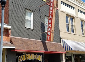 indiana/the-hoosier-national-forest/restaurant/railroad-cafe-lounge