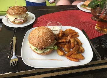 germany/erfurt/krampfervorstadt/restaurant/benn-s-clubhaus