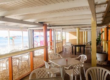 antigua-and-barbuda/devil-s-bridge/restaurant/darkwood-beach-bar-and-restaurant