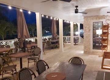 the-bahamas/eleuthera/restaurant/frigate-s-bar-grill-ghb