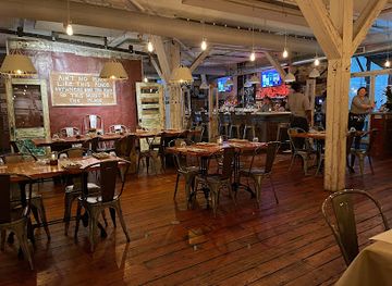 alabama/chattahoochee-valley/restaurant/11th-and-bay-southern-table