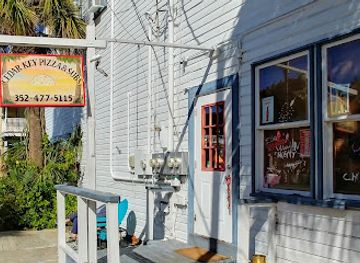 florida/cedar-key/restaurant/cedar-key-pizza-and-subs