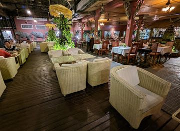 cambodia/phnom-penh/restaurant/titanic-restaurant