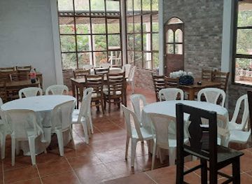 guatemala/chichicastenango/restaurant/restaurante-y-antojitos-los-compadres