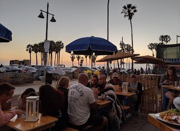 california/venice-beach/restaurant/the-waterfront-venice