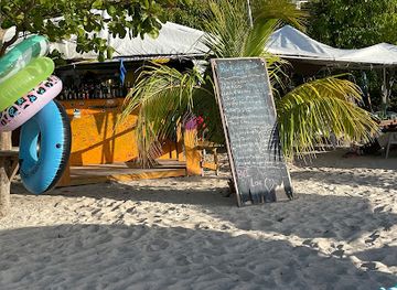 british-virgin-islands/tortola-beaches/restaurant/patricias-beach-bar
