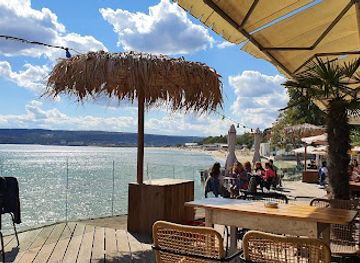 bulgaria/varna/restaurant/cubo-at-fishermans-beach