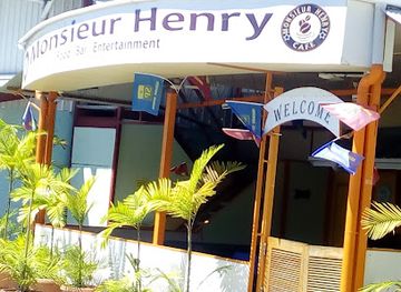 papua-new-guinea/rabaul/restaurant/monsieur-henry-cafe