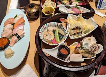 japan/kanazawa/omicho-market/restaurant/seasonal-colors-and-deliciousness