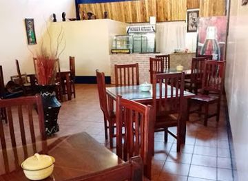 zimbabwe/matobo-national-park/restaurant/mumsie-s-kitchen
